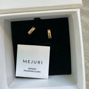 Beautiful gold Mejuri earrings